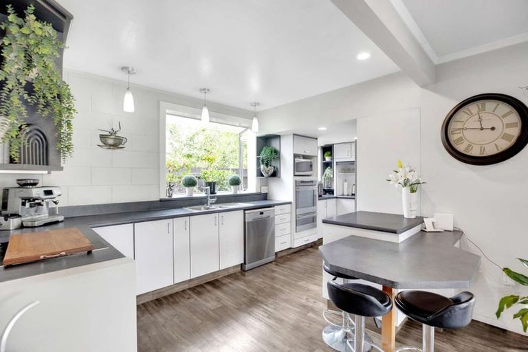 Photo of property in 11a Larch Place, Casebrook, Christchurch, 8051