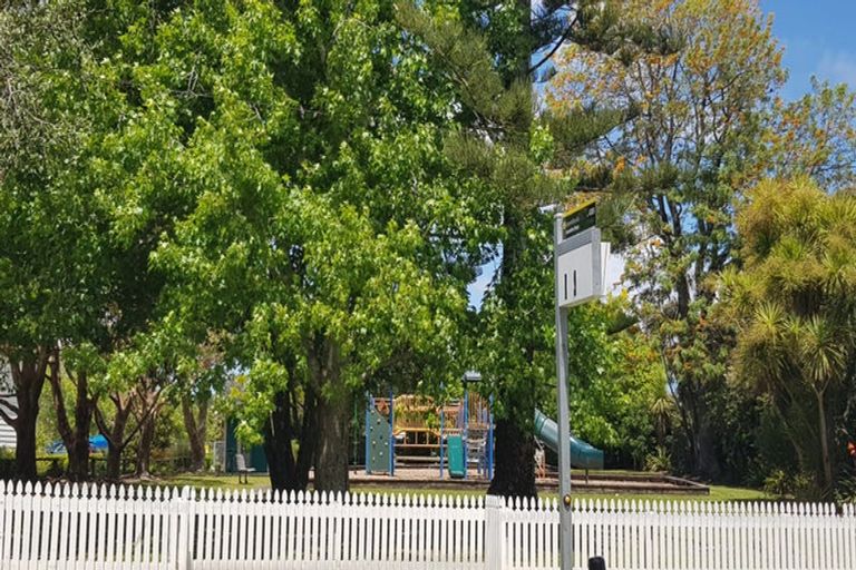 Photo of property in 8/3 Orwell Road, Greenhithe, Auckland, 0632