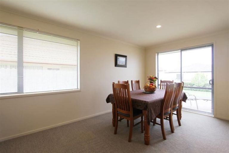 Photo of property in 32 Nanleen Rise, Manurewa, Auckland, 2105