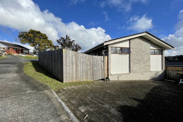Photo of property in 1/16a Camrose Place, Glenfield, Auckland, 0629