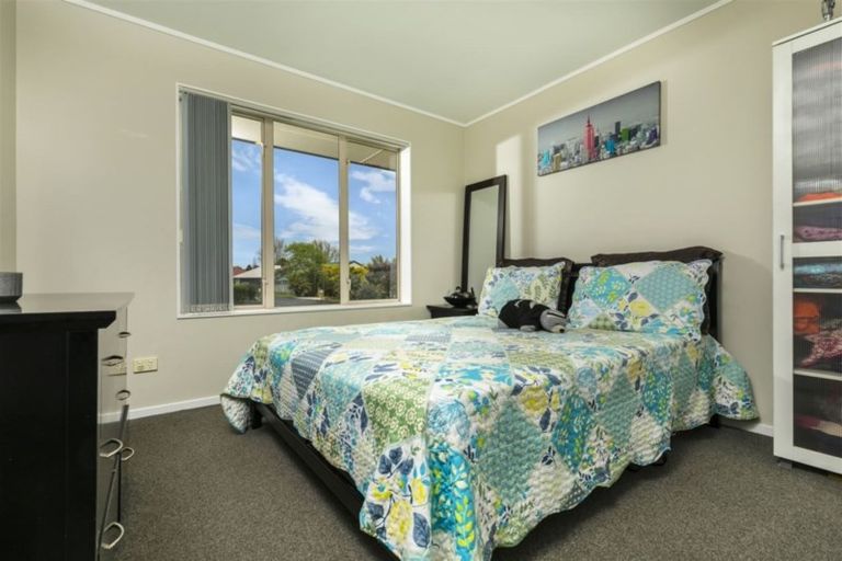 Photo of property in 78 Kingdale Road, Henderson, Auckland, 0610