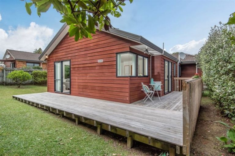 Photo of property in 2/55 Seaview Road, Glenfield, Auckland, 0629