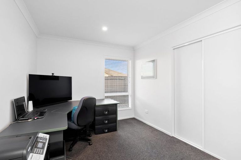 Photo of property in 9 Polish Settlers Place, Marshland, Christchurch, 8083