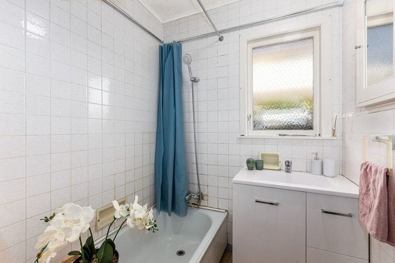 Photo of property in 30 Karamu Crescent, Wainuiomata, Lower Hutt, 5014