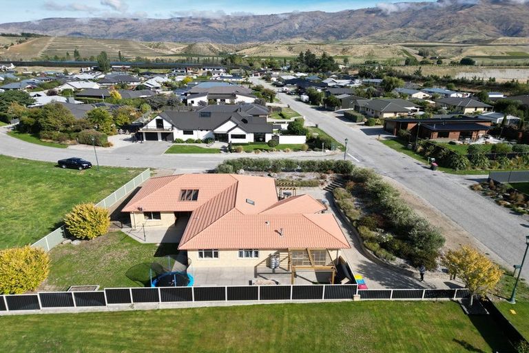 Photo of property in 56 Missy Crescent, Mount Pisa, Cromwell, 9383