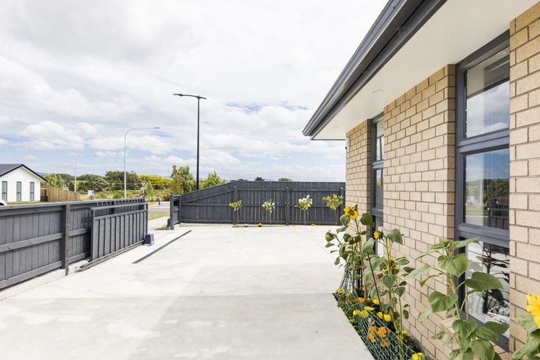 Photo of property in 3 Rangeview Drive, Kelvin Grove, Palmerston North, 4414