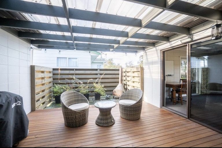 Photo of property in 15 Raglan Avenue, Cloverlea, Palmerston North, 4412