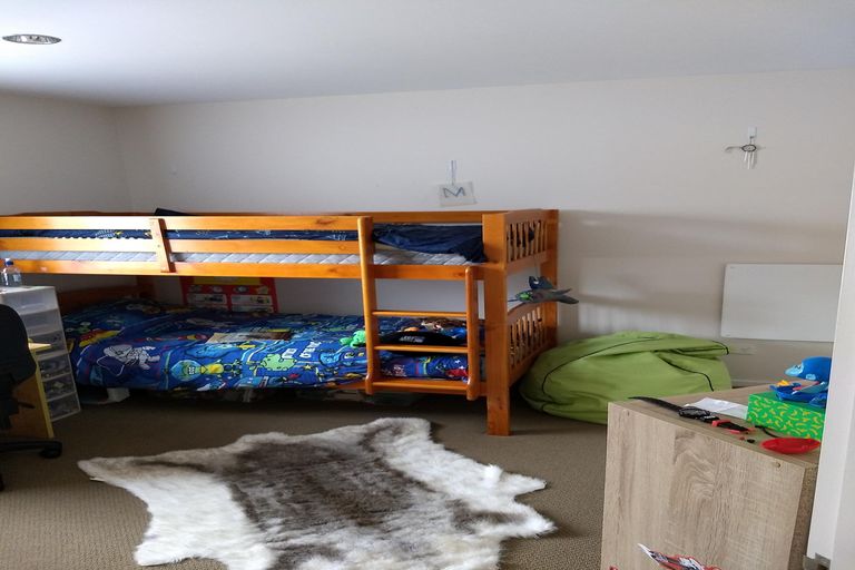 Photo of property in 6 San Valentino Drive, Henderson, Auckland, 0612