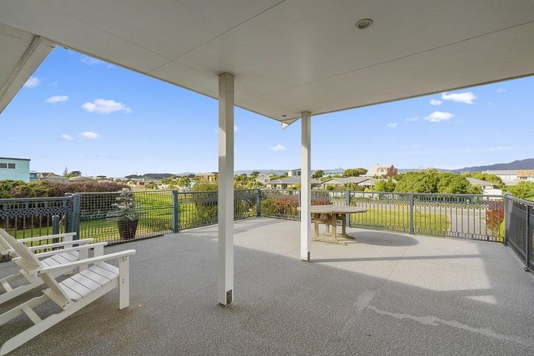 Photo of property in 67 Gawler Street, Te Horo Beach, Otaki, 5581