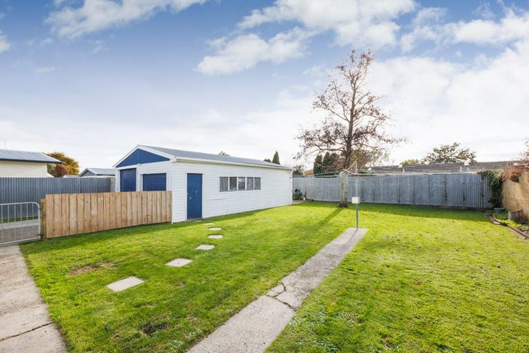 Photo of property in 31 Abraham Crescent, Milson, Palmerston North, 4414
