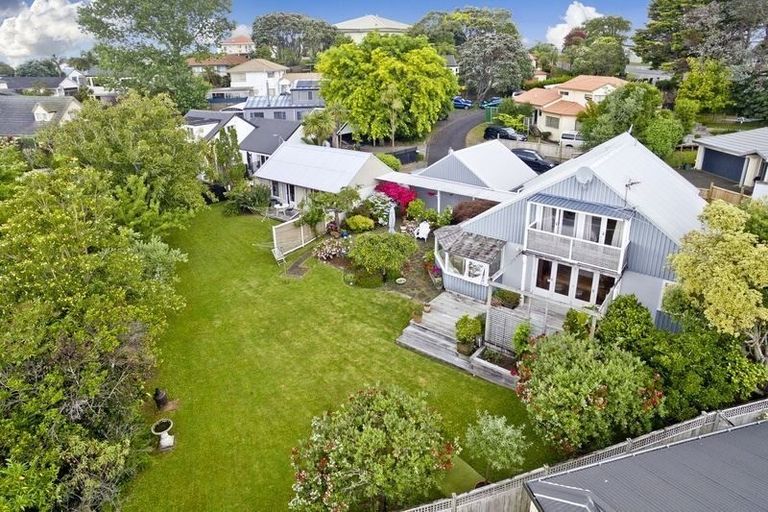 Photo of property in 11 Albany Highway, Unsworth Heights, Auckland, 0632