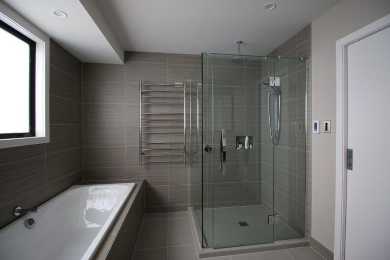 Photo of property in 16 Hetherington Road, Ranui, Auckland, 0612