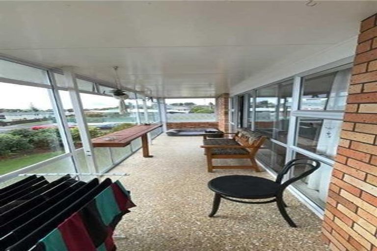 Photo of property in 44 Nevada Drive, Merrilands, New Plymouth, 4312