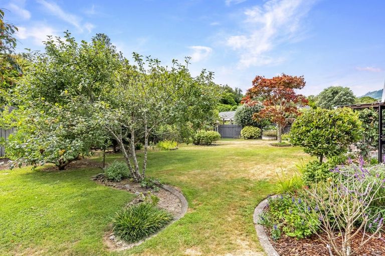 Photo of property in 44 Awanui Drive, Waikanae, 5036