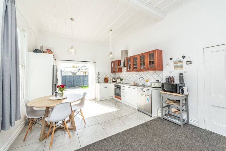 Photo of property in 30 Argyle Street, Whanganui, 4500