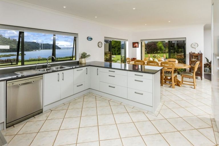 Photo of property in 107b Warman Road, Okura, Albany, 0792