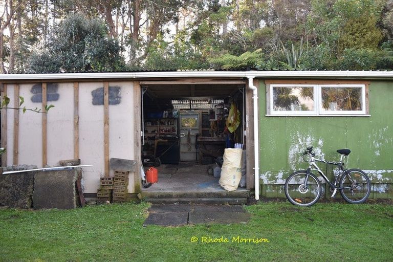 Photo of property in 11 Moana Road, Tinopai, Matakohe, 0593