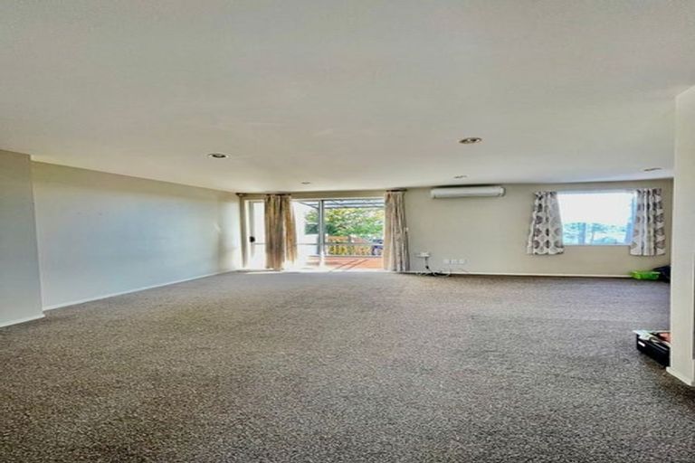 Photo of property in 14/6 Islington Avenue, New Lynn, Auckland, 0600