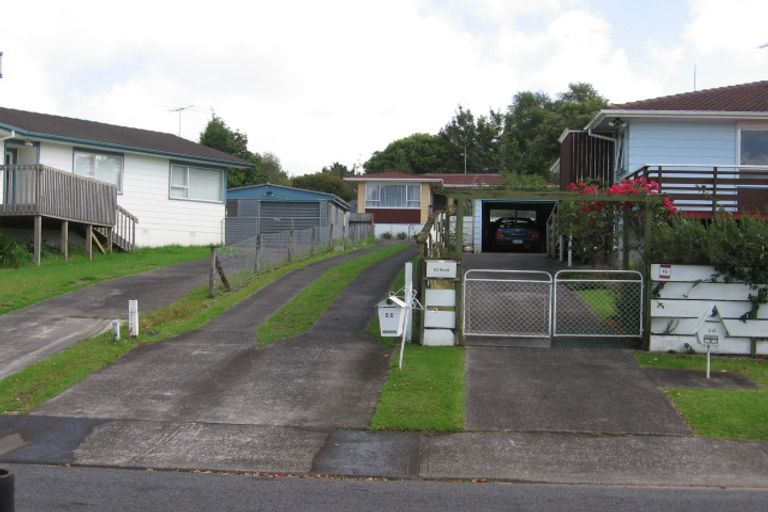 Photo of property in 22 Pipitea Place, Massey, Auckland, 0614