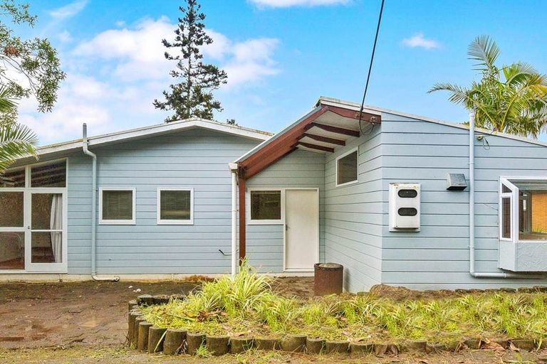 Photo of property in 28 Sunnyfield Crescent, Glenfield, Auckland, 0629