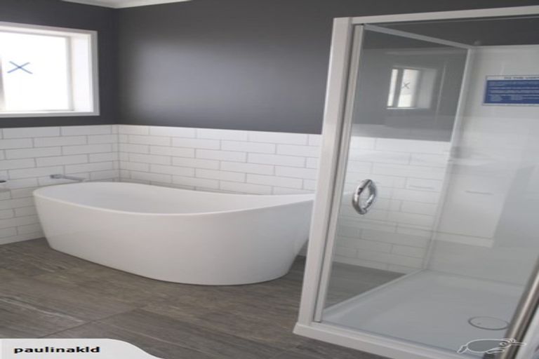 Photo of property in 2/90 East Coast Road, Milford, Auckland, 0620