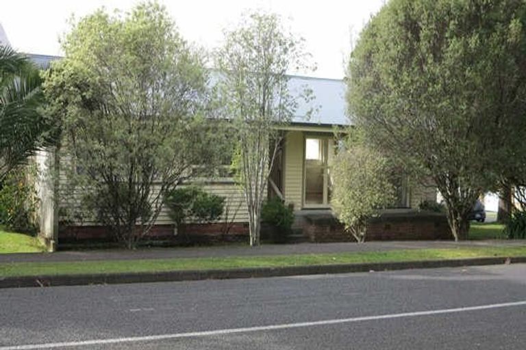 Photo of property in 1/51 Seine Road, Forrest Hill, Auckland, 0620