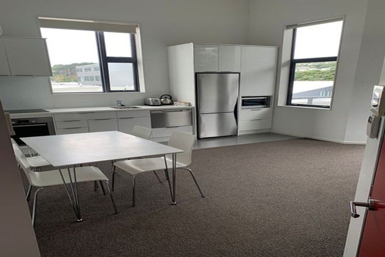 Photo of property in 1/2 Miramar Road North, Miramar, Wellington, 6022