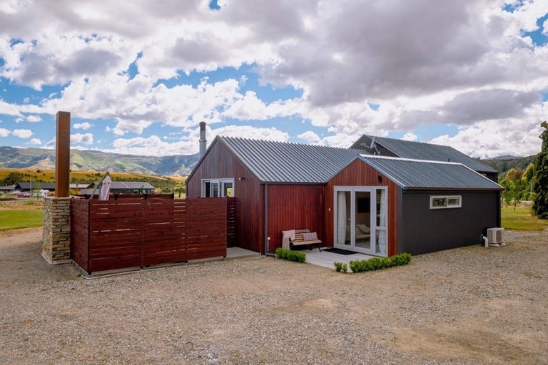 Photo of property in 3838 Luggate-cromwell Road, Luggate, Cromwell, 9383