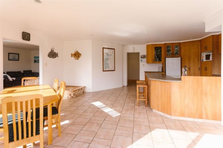 Photo of property in 16 Halligan Road, Whitianga, 3510