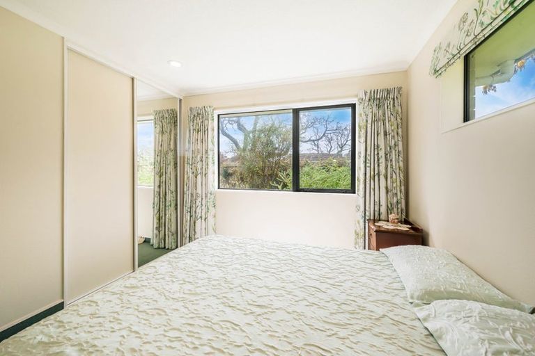 Photo of property in 2 Charnwood Grove, Waikanae, 5036