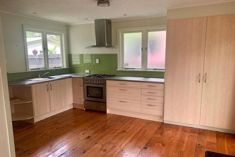 Photo of property in 727 Swanson Road, Swanson, Auckland, 0612