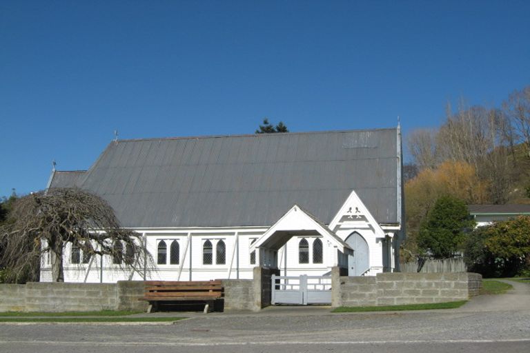 Photo of property in The Vicarage, 41 Bruce Street, Hunterville, 4730