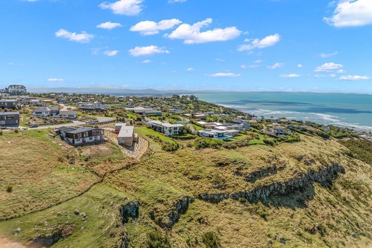 Photo of property in 1 Oxenhope Road, Richmond Hill, Christchurch, 8081