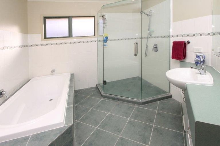 Photo of property in 5 Voyager Drive, Gulf Harbour, Whangaparaoa, 0930