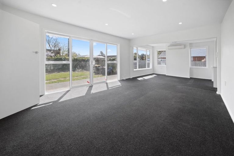 Photo of property in 2/60 Grahams Road, Burnside, Christchurch, 8041