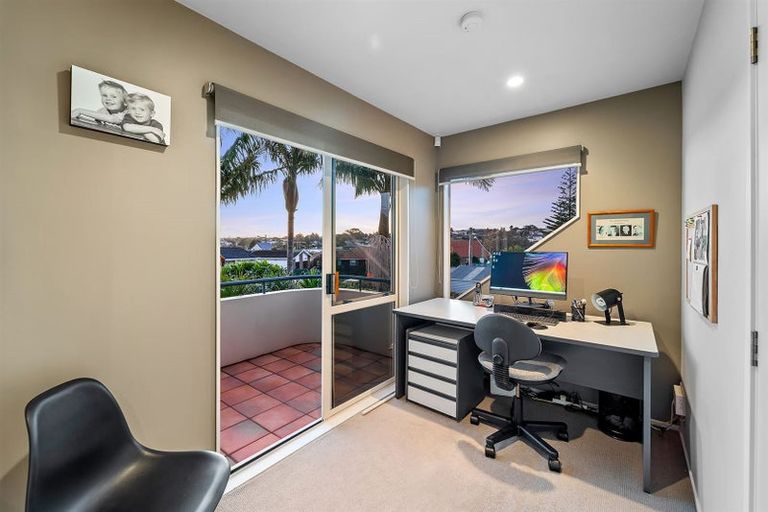 Photo of property in 1/8 Fenwick Avenue, Milford, Auckland, 0620