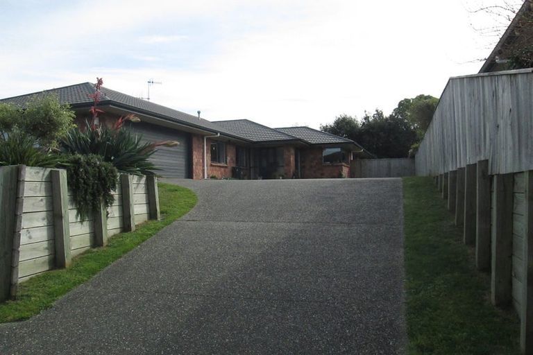 Photo of property in 9 Cascade Way, Paraparaumu, 5032