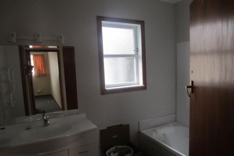 Photo of property in 15 Woodstock Terrace, Tawa, Wellington, 5028