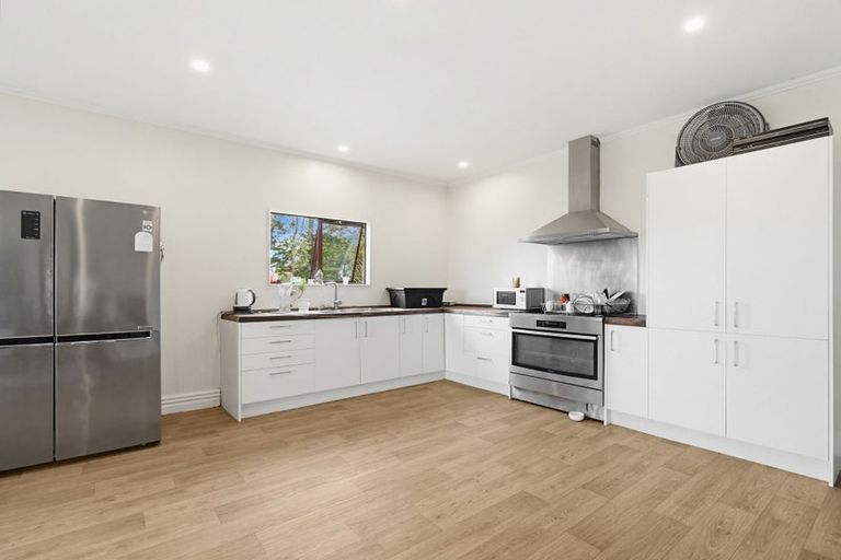 Photo of property in 129 Mcleod Road, South Head, Helensville, 0874