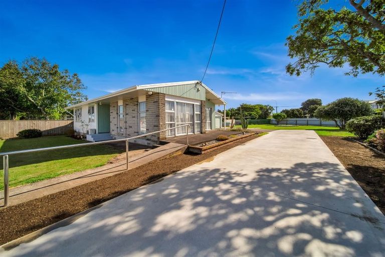 Photo of property in 32 Grey Street, Normanby, Hawera, 4614