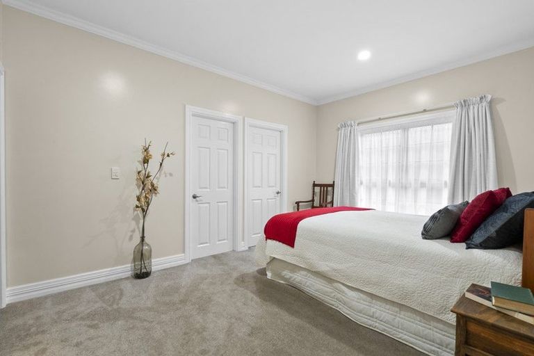 Photo of property in 1 Beverage Place, Rosehill, Papakura, 2113