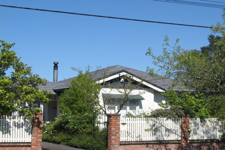 Photo of property in 122 Petrie Street, Richmond, Christchurch, 8013