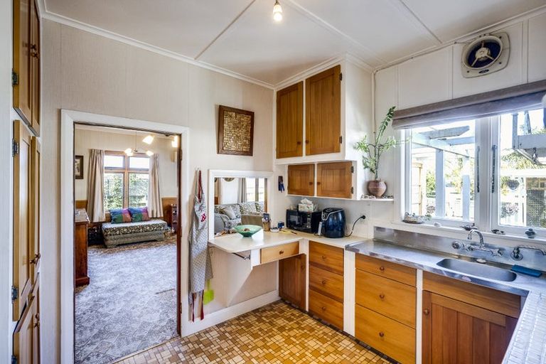 Photo of property in 4 Logan Avenue, Marewa, Napier, 4110