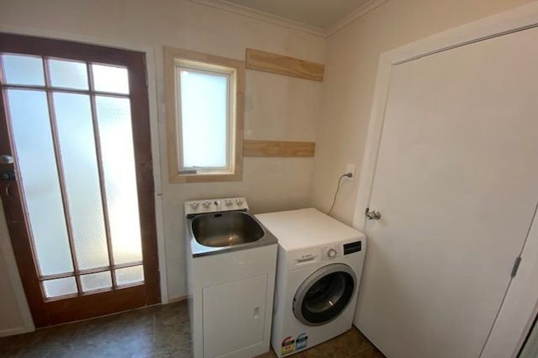 Photo of property in 1/10 Knights Road, Rothesay Bay, Auckland, 0630