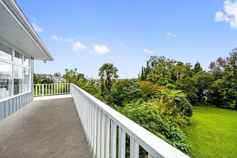Photo of property in 180a Old Titirangi Road, New Lynn, Auckland, 0600