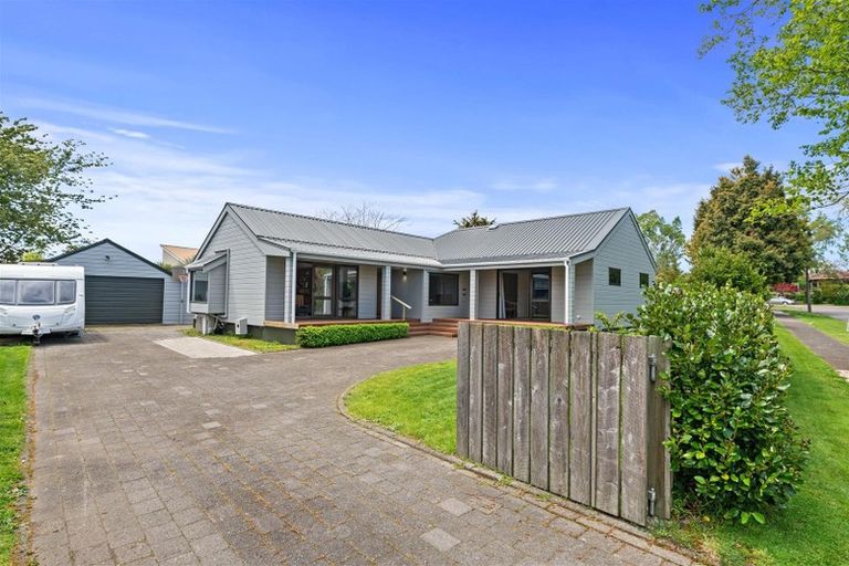 Photo of property in 12 Waitawa Place, Lynmore, Rotorua, 3010
