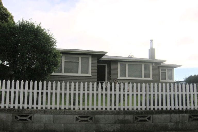 Photo of property in 19 Pembroke Street, Highbury, Palmerston North, 4412