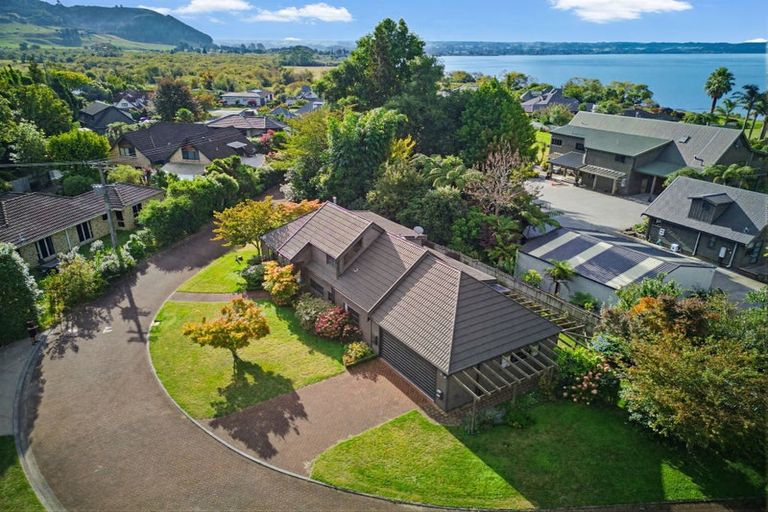 Photo of property in 38 Gemini Place, Kawaha Point, Rotorua, 3010