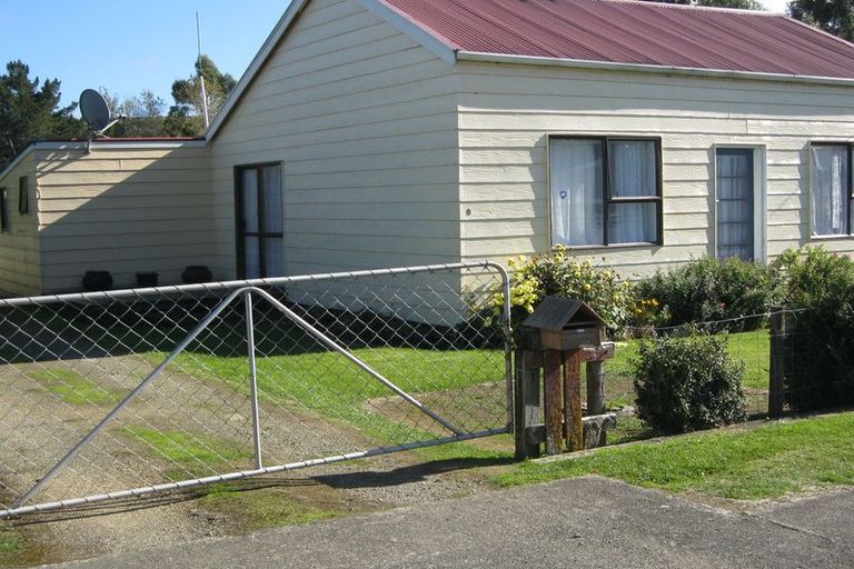 Photo of property in 8 Stanly Street, Eketahuna, 4900