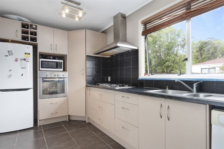 Photo of property in 22 Glennandrew Drive, Half Moon Bay, Auckland, 2012